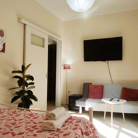 Next To Metro! Bright Apartment With Fully Equipped Kitchen Афины Экстерьер фото